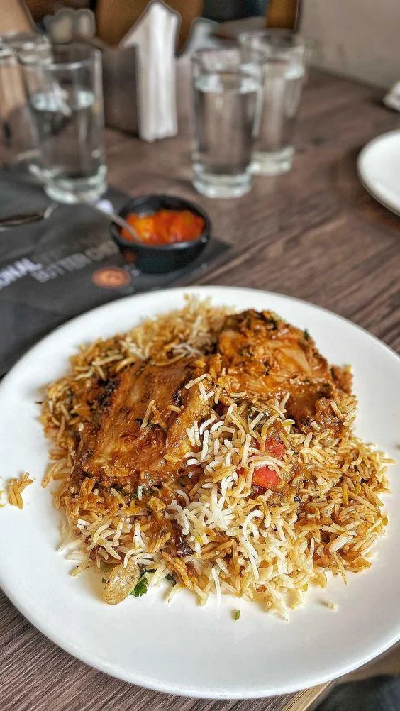 Hyd: హోటల్స్లో శుభ్రతకు బీటల్... non hygenic biryani